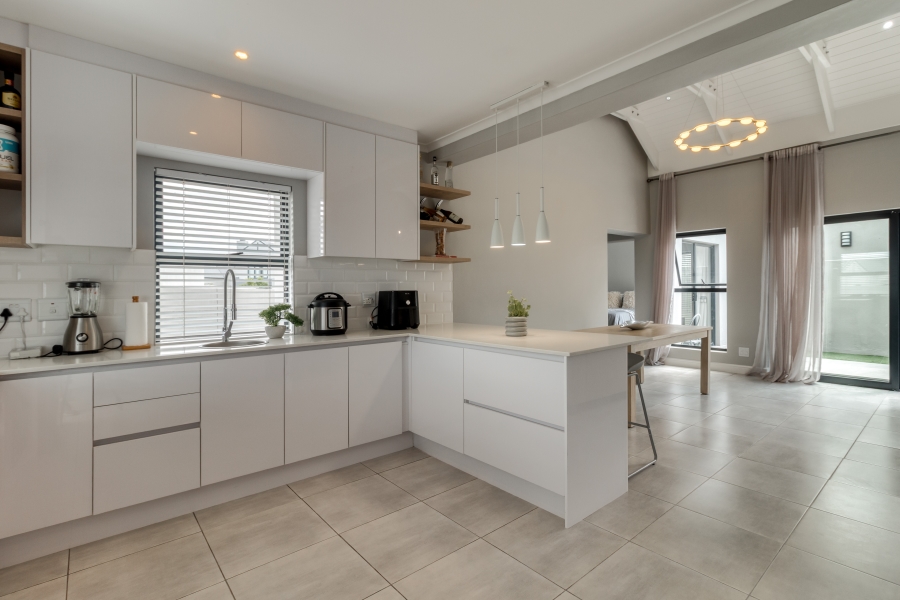 4 Bedroom Property for Sale in Aan de Wijnlanden Western Cape